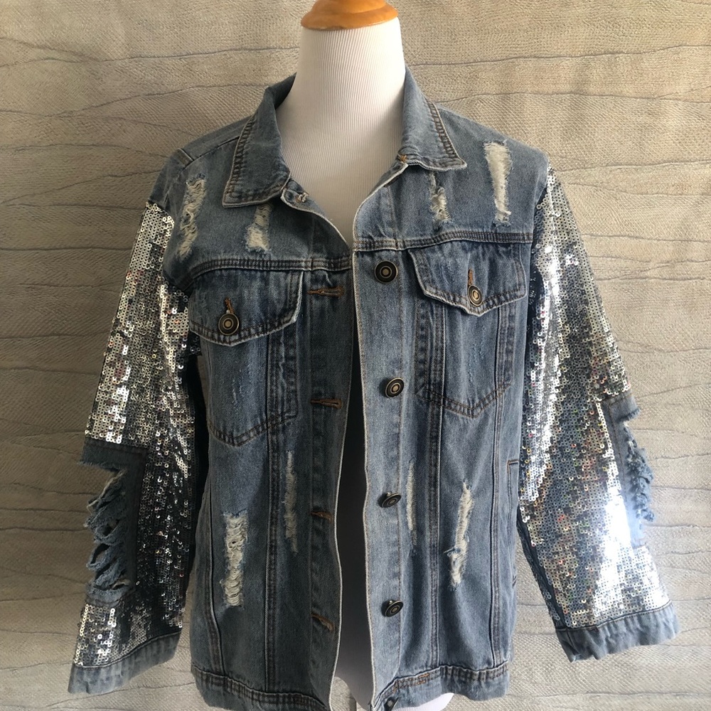 Women's Sequined Sleeve Ripped Hole Destroyed Oversized Denim Jean Jacket NWT